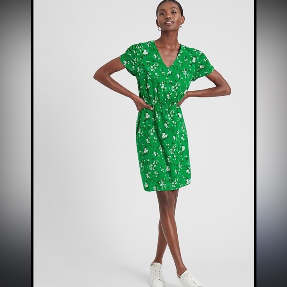 Banana Republic Green Mini Sundress V-Neck Casual